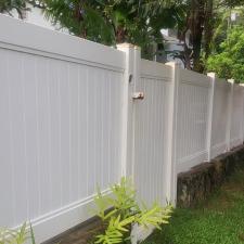 Breathing-Life-Back-into-Homes-A-Testimonial-of-PARADISE-POWER-WASHING-LLCs-Vinyl-Fence-Restoration-Expertise 0